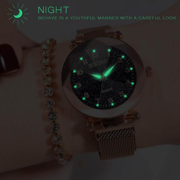 Роскошные женские кварцевые наручные часы с циферблатом в виде звёздного неба и металлическим ремешком