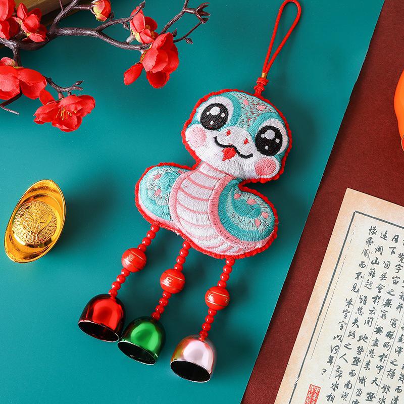 Сумка с ароматом змеи в виде колокольчика с кисточкой для автомобиля, украшения на Новый год и весенний фестиваль