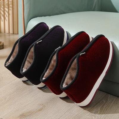 Старые хлопковые тапочки теплые зимой, а внешняя сумка обуви для пожилых людей - это хорошие вельветовые старые хлопковые туфли.. Новые модели