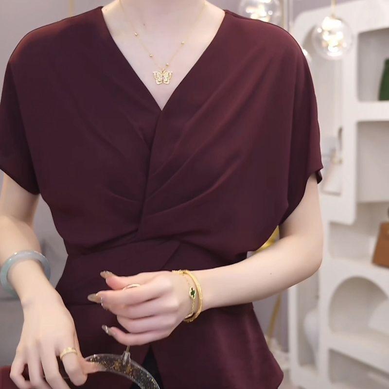 Женская футболка с коротким рукавом, летняя новинка, корейская, приталенная, плиссированная, с V-образным вырезом, темпераментная, универсальная, с открытыми плечами, однотонный топ