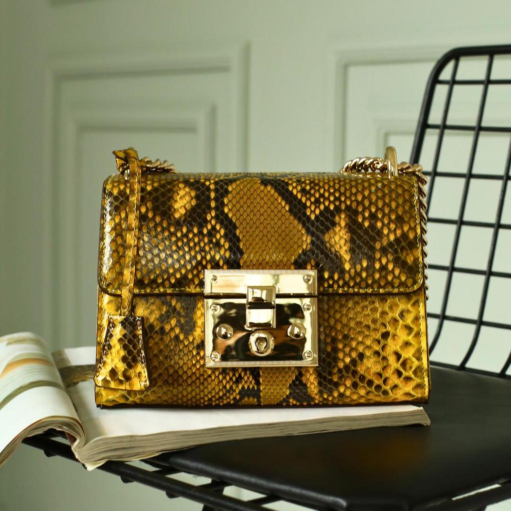 Модель женской сумки из натуральной кожи ограниченного выпуска