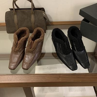 2025 осень и зима новая маленькая квадратная голова пушистая мягкая подошва глубокий вырез шнуровка для работы женские туфли