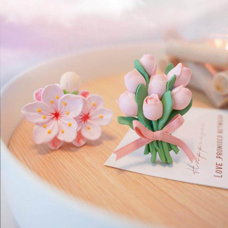 Car Decoration for Women: Tulip Car Fragrance, Car Perfume, Aroma Diffuser, Flower-Shaped Air Freshener, Interior Ornament