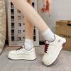 Женские белые туфли на платформе 2024 осень новые корейская версия модные универсальные увеличивающие рост мягкая подошва дышащие спортивные повседневные туфли