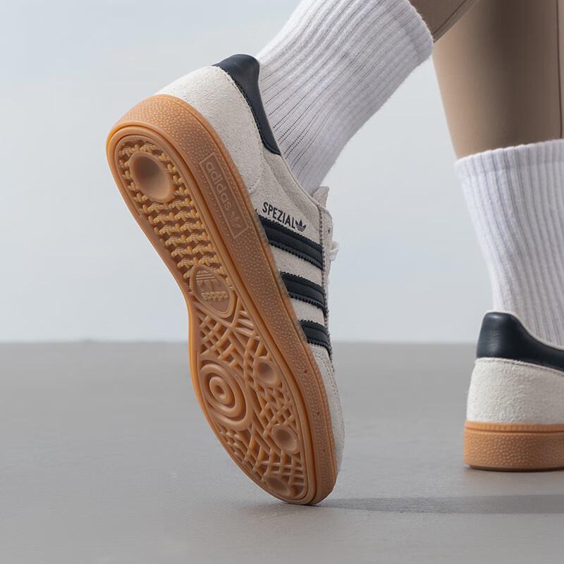 adidas Женская повседневная спортивная обувь IF6562