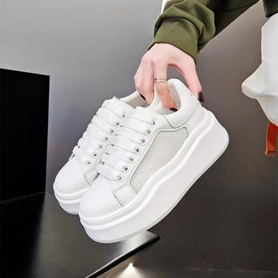 Сетчатые дышащие белые туфли на платформе, женская мода, универсальные летние повседневные кроссовки, настоящие туфли на платформе для женщин