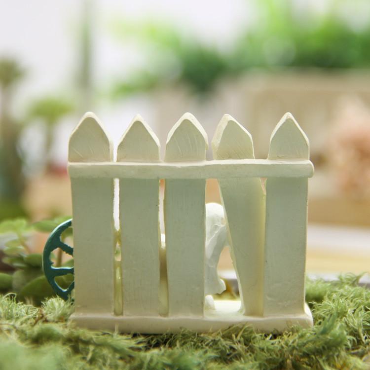 Resin Dog Fence Garden Accessory For Plant Arrangement And Corporate Gift Use