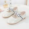 Детская обувь на плоской подошве Новые Буквы Ленты Детская Обувь Туфли Принцессы Лакированные Туфли для Девочек Mary Jane Обувь для Малышей