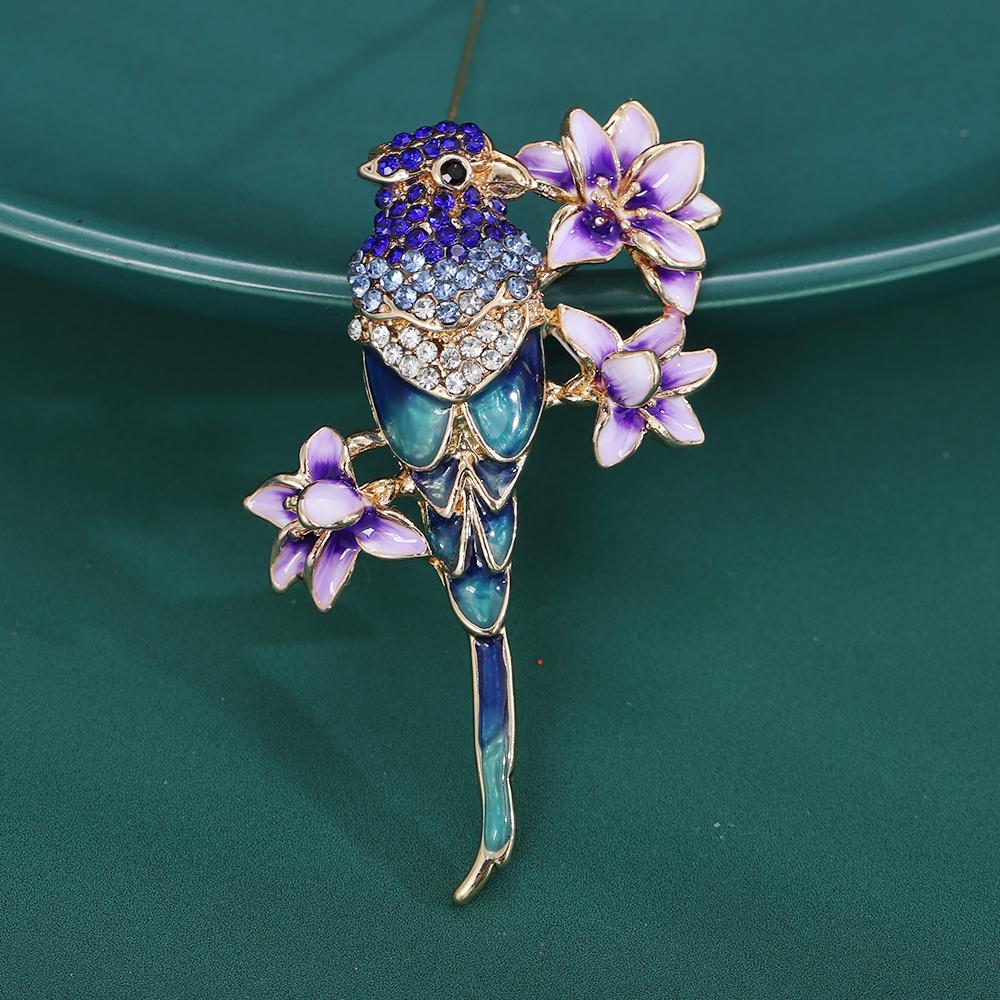 Blucome Cute Rhinestone Magpie Bird Shape Brooches for Women Gold Color Wedding Flowery Bird Special Design Pins