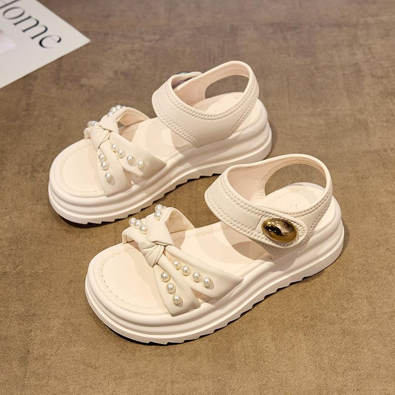 Тапочки сандалии на мягкой подошве 2025 новые женские супер огонь пляжная обувь лето с юбками не устают