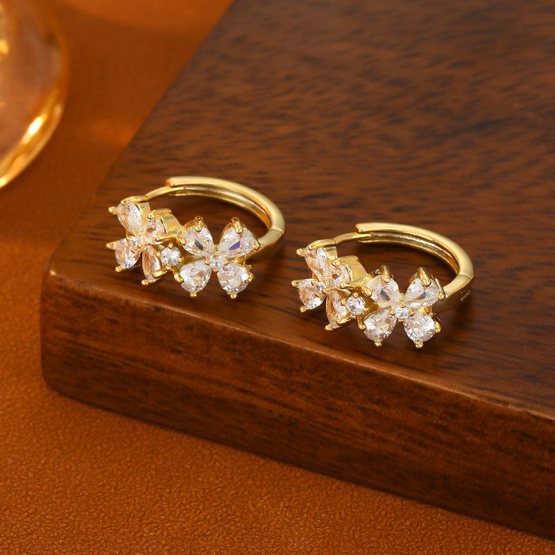 Ear Buckle Korean Fashion Design Earrings Delicate Shine Zircon Cute Earrings Female Buckle Fashion Jewelry Women Party Gift Accessories