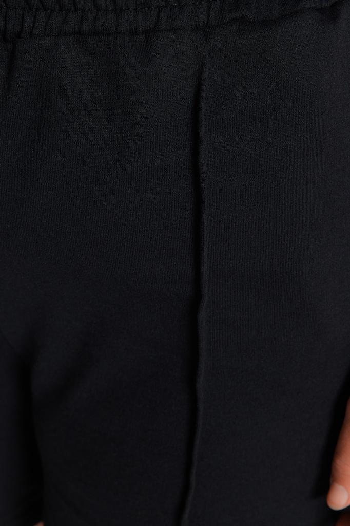 Women's Plus Big Size Fashion Black Thin Ribbed Knitted Shorts