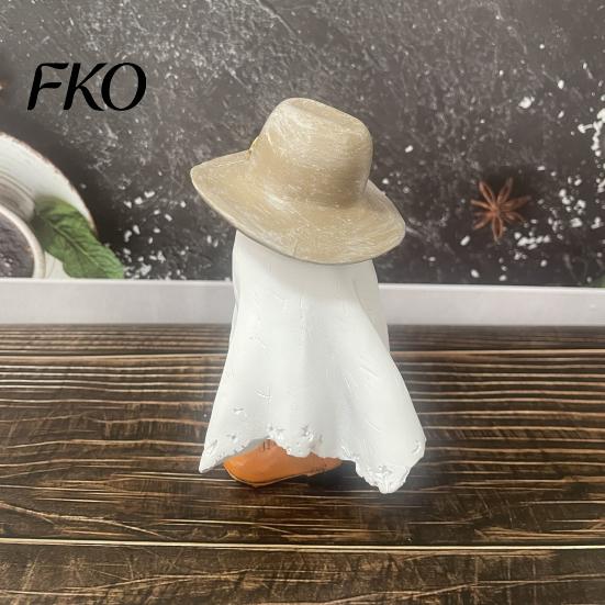 White Ghost Decoration Halloween Cowboy Statue, Spooky Resin Figurine, Western Tabletop Decor Sculpture with Boot And Hat for Mantel, Tiered