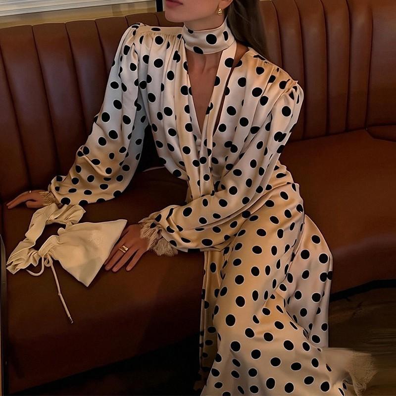 2026 New Women's Clothing Retro Polka Dot V-neck Bubble Sleeves Waist Dress