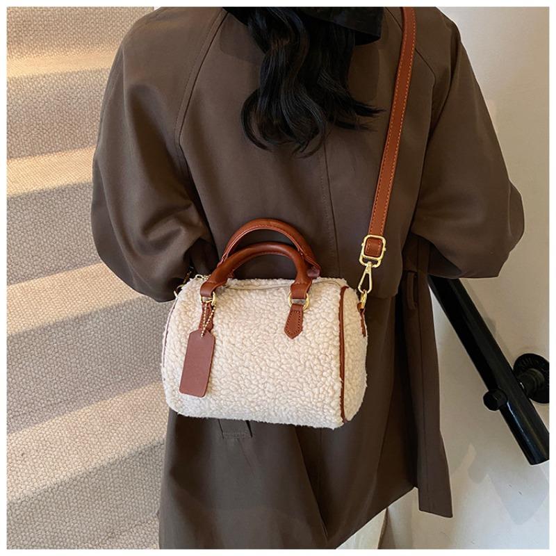 Осень и зима новая нишевая сумка женская плюшевая сумка-подушка повседневная портативная на плечо сумка-мессенджер