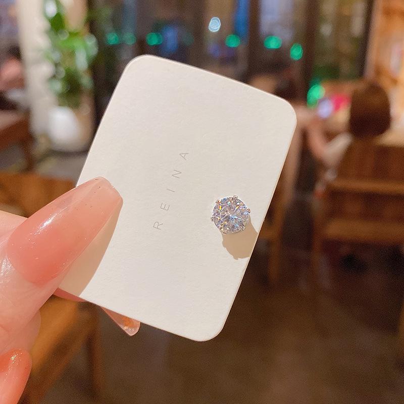 Роскошные кристальные клипсы для непроколотых ушей — шикарный нишевый дизайн, тренд 2022 года.