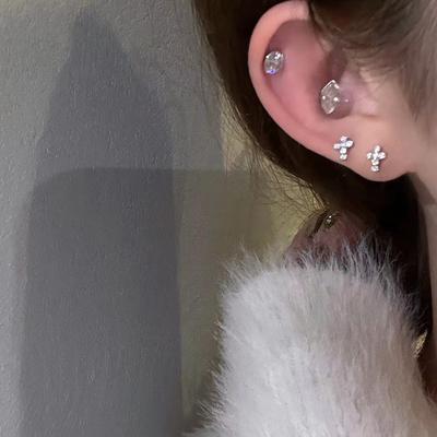 Серьги-крестики женские маленькие изысканные серьги женские модные простые серьги нишевые с высоким чувством стиля