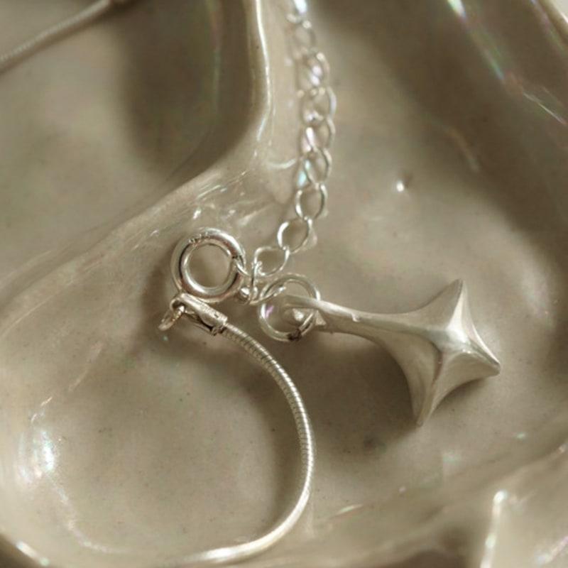 vacactsilver one pointed bracelet