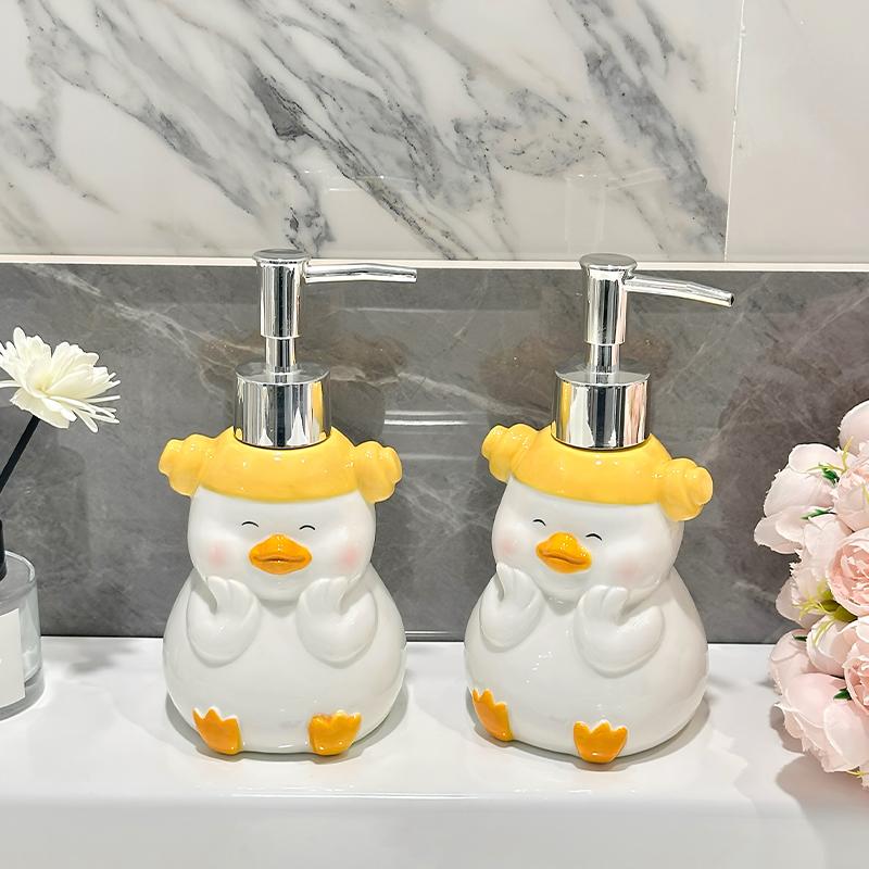 Cartoon Duck Soap Dispenser Body Wash Shampoo Dispensing Bottle Light lotion Press Bottle Bathroom Accessories