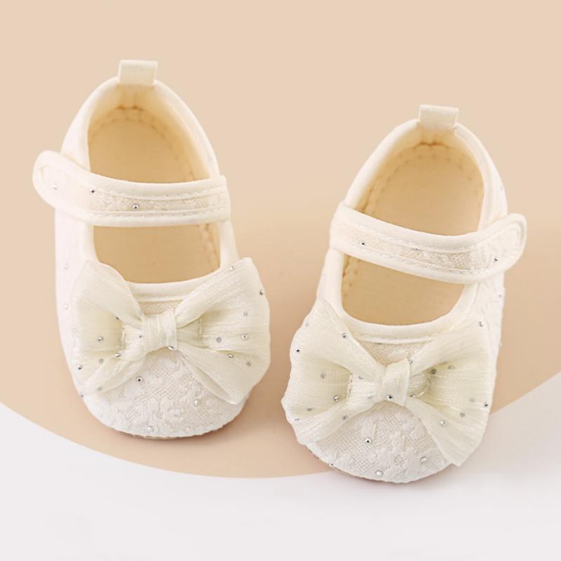 Новые летние детские кружевные туфли с бантом для младенцев, для девочек, противоскользящая мягкая подошва, обувь для ходьбы для домашнего использования, для малышей, первые шаги