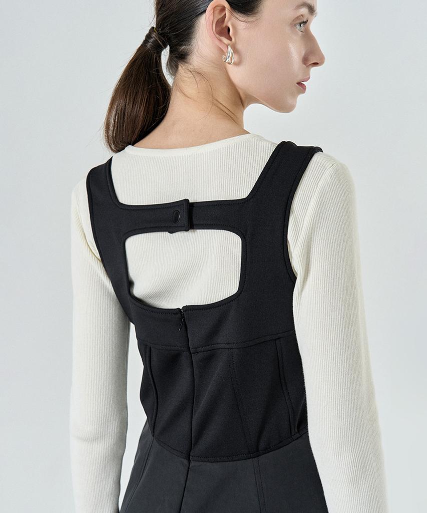 Pilot Backsnap Apron Dress (Black)
