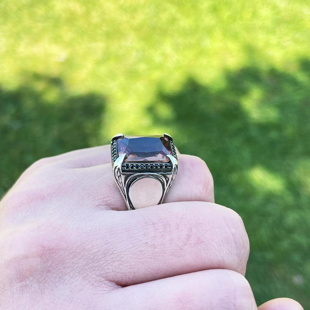 Изменение цвета Серебряное мужское кольцо с зултанитовым камнем - Завораживающий драгоценный камень с постоянно меняющимися оттенками - Мужское кольцо с драгоценным камнем из султанита -