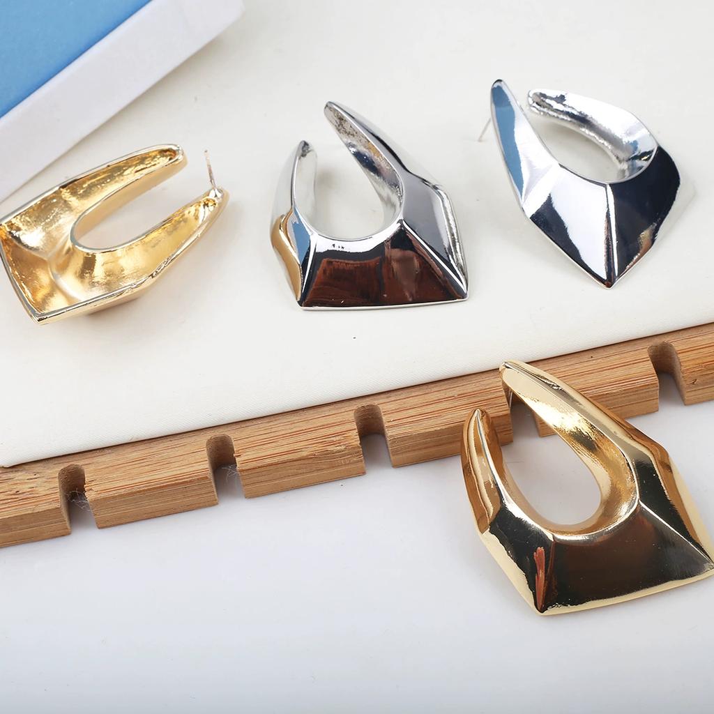 Преувеличенные серьги геометрической формы с неровными линиями из металла, треугольные ромбовидные, с высоким чувством стиля, уникальные ретро серьги-гвоздики