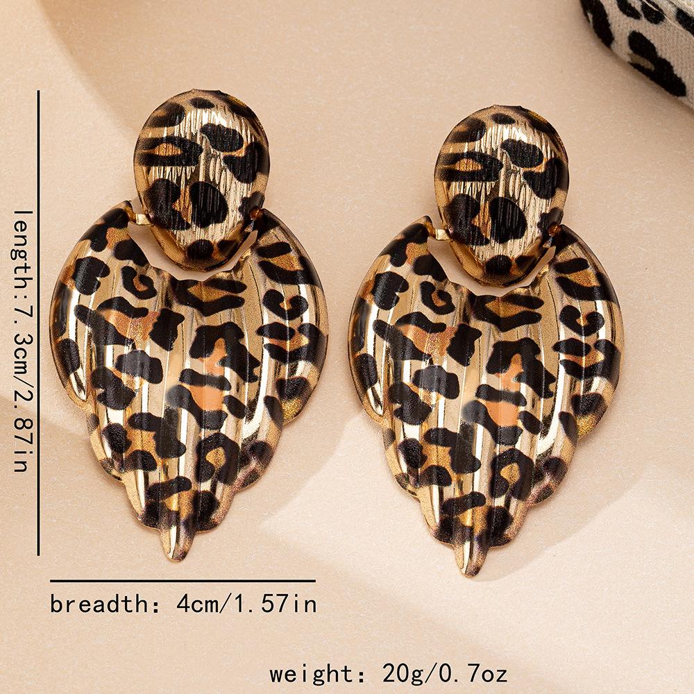 Модные серьги для женщин Дамы