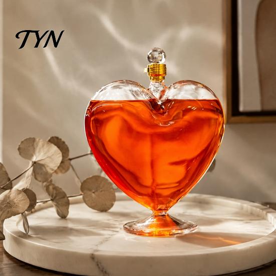 Unique Heart Design Barware Shaped Wine Bottle with Airtight Stopper, Elegant Crystal Texture Liquor Decorative Glass Decanter, 500ml/1000ml
