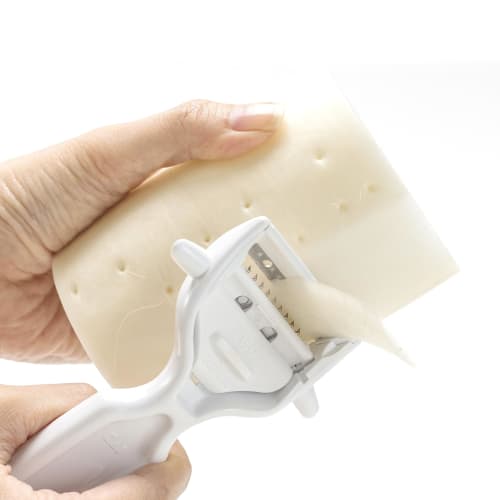 Kai Corporation KAI Peeler, соломорезка, овощечистка, соломорезка для картофеля с функцией удаления ростков, можно мыть в посудомоечной машине, KAI KITCHEN белого цвета, сделано в Японии