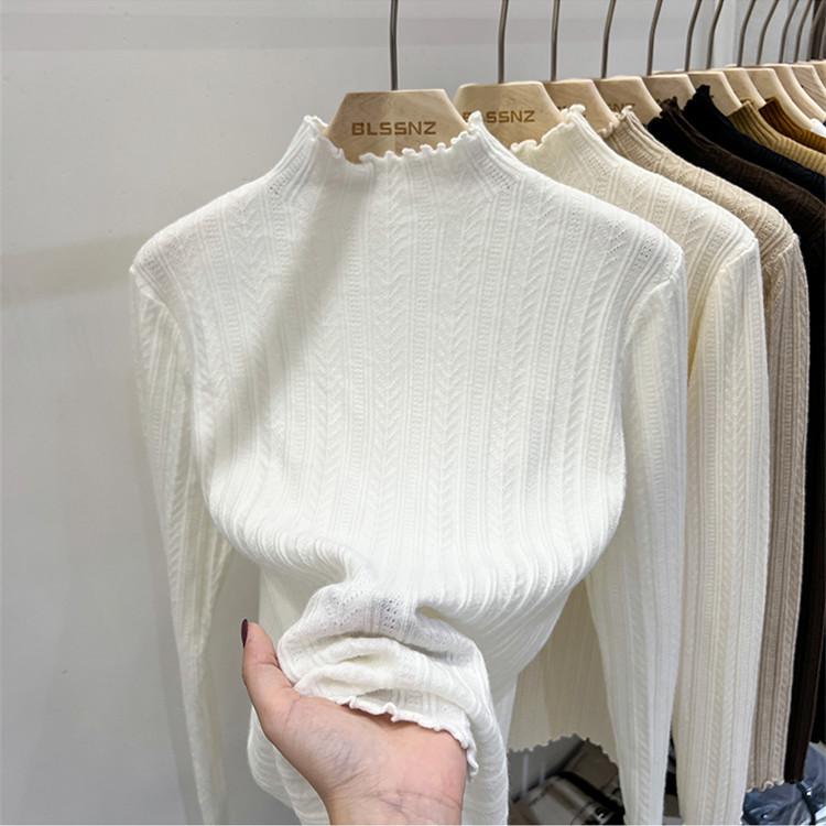 Женский белый вязаный свитер с полуводолазкой и отделкой в виде пшеничных и деревянных колосков — идеально подходит для весны, осени и зимы