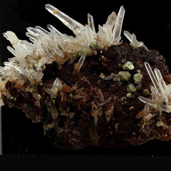 Sidérite, Quartz, Pyrite 253.9 carats