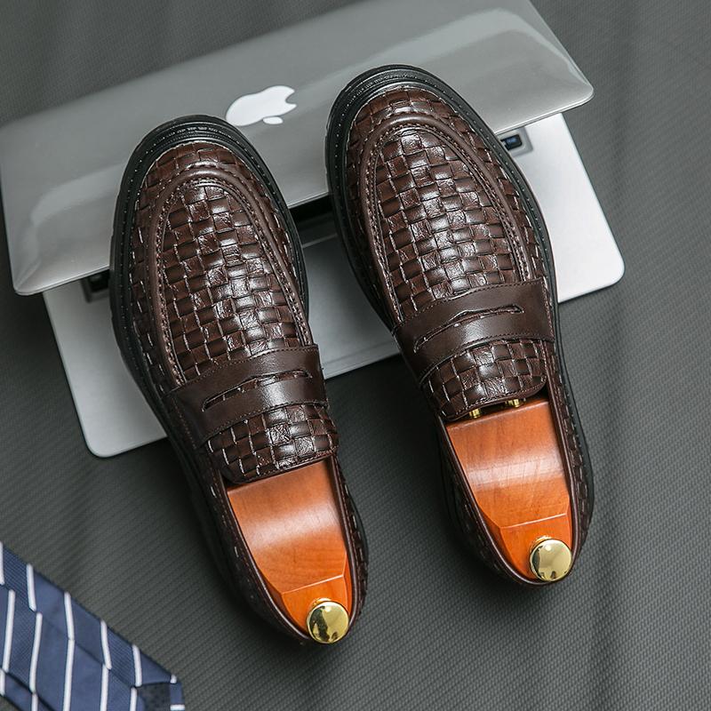 Fashion British Style Men's Genuine Leather Shoes Massage Soles Casual Shoes High-quality Men's Formal Shoes Versatile Loafers