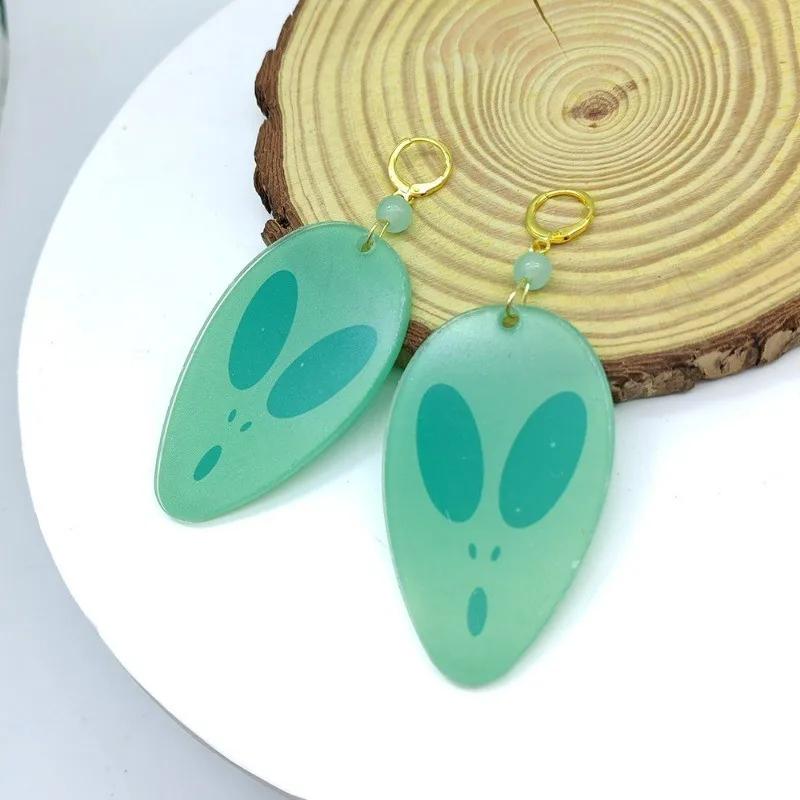 Anime DAN DA DAN Momo Ayase Personality Earring Green Earstuds Earclips Earwear Eardrop Women Cosplay Party Jewelry Accessories