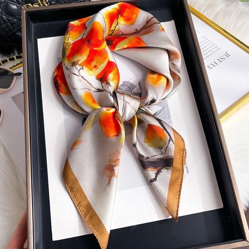 New ink and wash ancient town mulberry silk silk scarf women's silk scarf Hangzhou silk 71 square scarf for mothers and elders