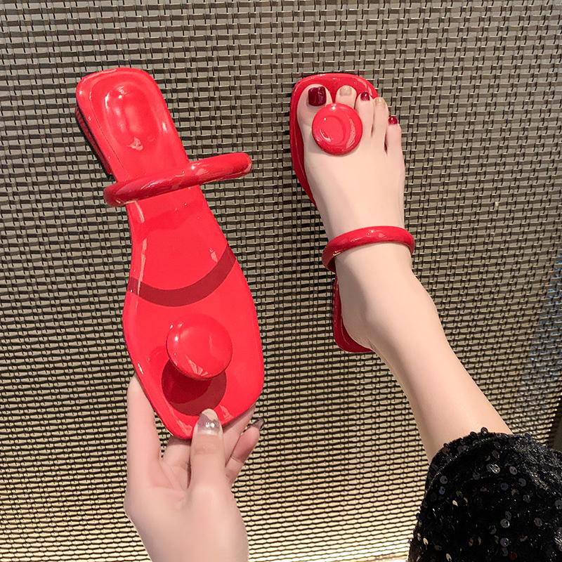 2024 Designer's Women's Slippers Summer Sandals T-shaped Pinch Toe Low Heel Slippers Fashion Sandals Solid Color Women's Shoes