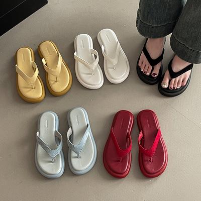 Корейская версия простых и универсальных шлепанцев женские 2025 лето новые фея ветер плоские пляжные туфли крутые тапочки