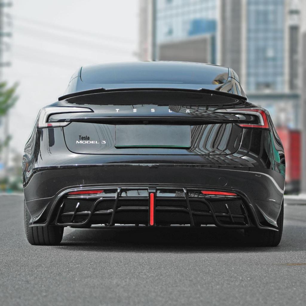Совместимо с Tesla Model 3 Facelift 2023 года: Задний бампер, Передний сплиттер, Пороги, Задний спойлер и Спортивный комплект.