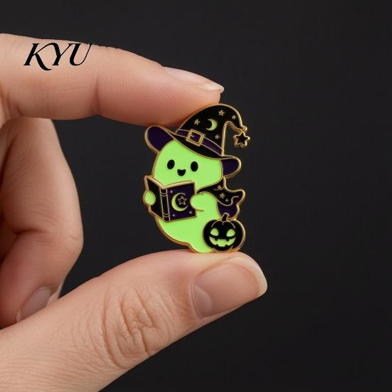 Glow-in-the-Dark Ghost Brooch Halloween Witch Hat Enamel Brooch, Cartoon Luminous Pin, Holiday Badge for Sweaters Jackets Scarves Decoration Party
