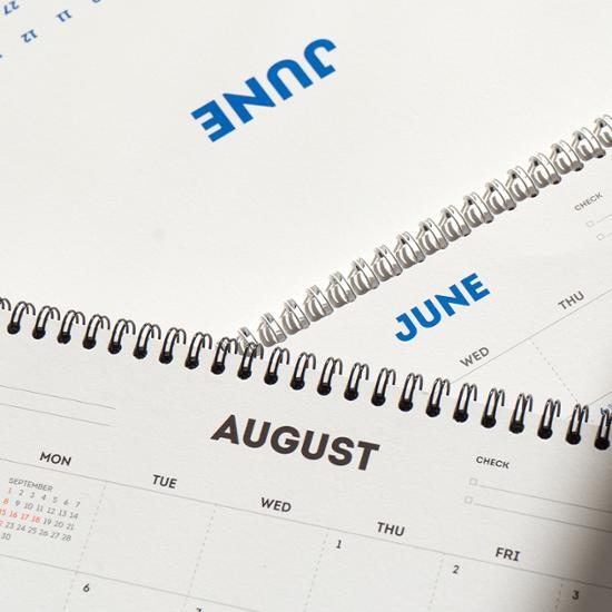 Luca Lab 2024 MMM Medium Calendar, популярная фраза в Корее