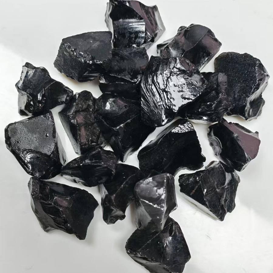 Natural Crystal Incense Diffuser: Raw Stone Indoor Decoration with Crushed Mineral Salt.