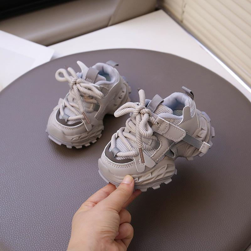 Кроссовки для мальчиков осень 2025 новая детская обувь легкая мягкая подошва папины кроссовки для девочек беговые увеличивающие рост