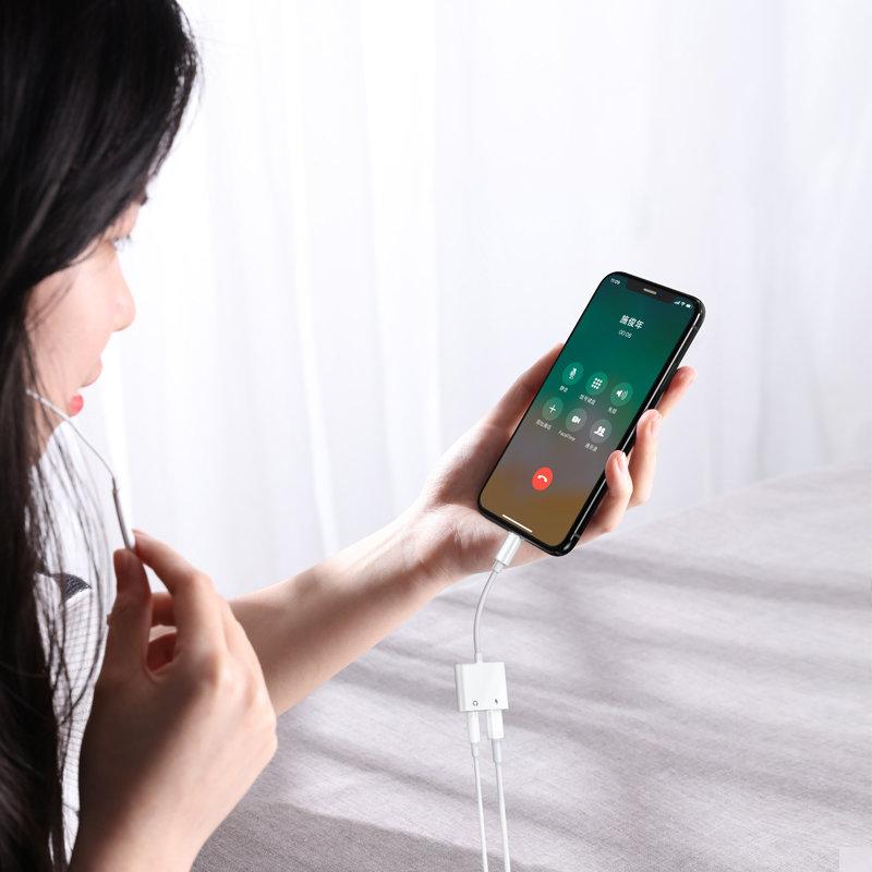 iPhone Lightning - Lightning 3.5mm mini jack headphone splitter adapter white