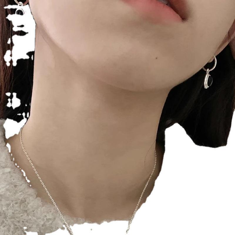 Elegant Black Oval Pendant Earrings for Women - Exquisite S925 Silver Plated Needle and Creative Design