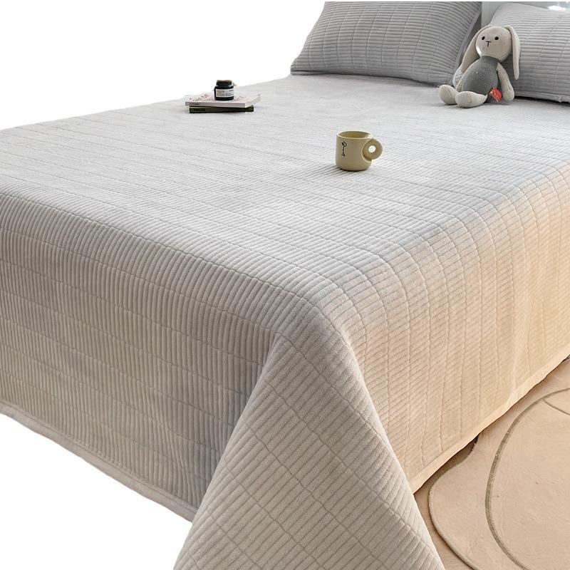 Утолщенное бархатное стеганое одеяло и покрывало, набор из 3 предметов: Теплое зимнее постельное белье и наматрасник