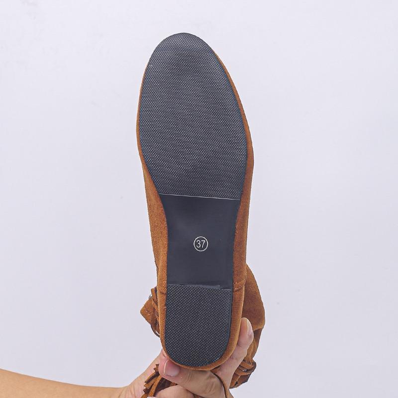 Женские ковбойские сапоги с шипами, кожаные сапоги-слипоны на плоской подошве с кисточками, обувь больших размеров на осень-зиму