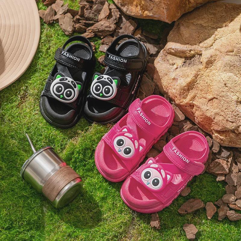 Детские сандалии с закрытым носком и рисунком 2024 года: Пляжная обувь для малышей с защитой от столкновений