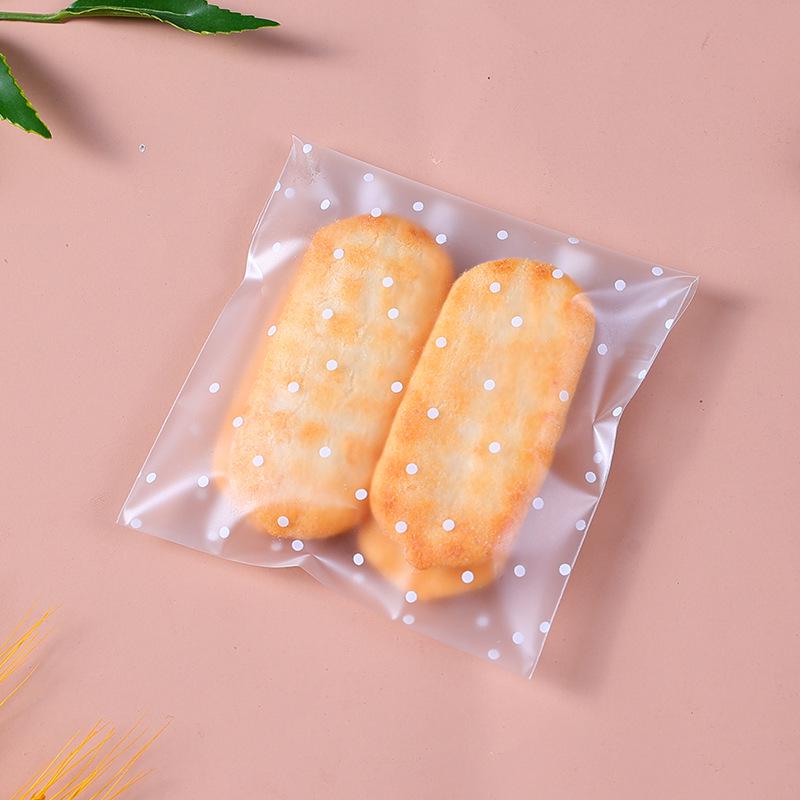 Матовая сумка-пакет с рисунком в горошек и снежинками для упаковки печенья и нуги