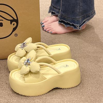 Крутые шлепанцы на толстой подошве, женская летняя обувь, цветочная мода с юбкой, новые для беременных женщин, для выхода в свет, пляжные шлепанцы