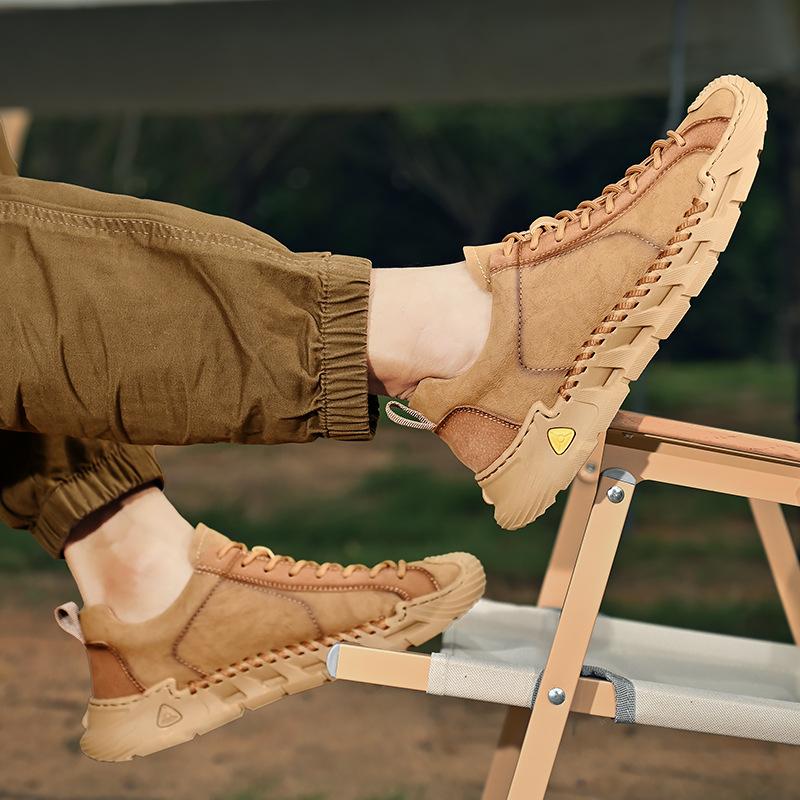 Кроссовки мужские 2025 новые осенние кожаные легкие повседневные туфли мягкая подошва сумка голова шнуровка низкий верх обувь больших размеров 4546